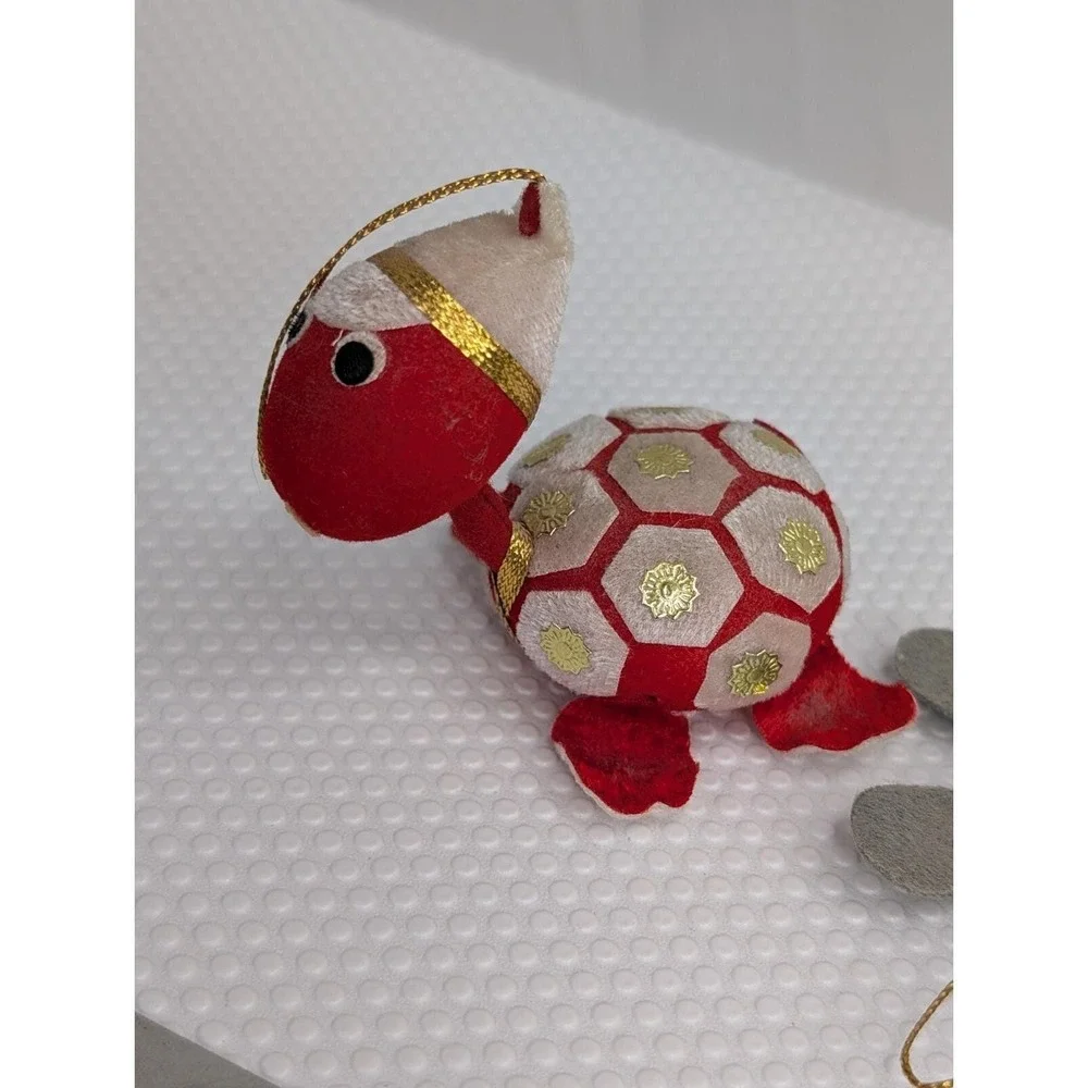 N/A ornament display